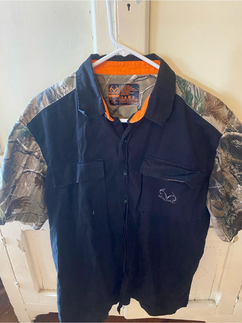 Realtree Short-Sleeve Button-Up Shirt in Black, Camo & Orange